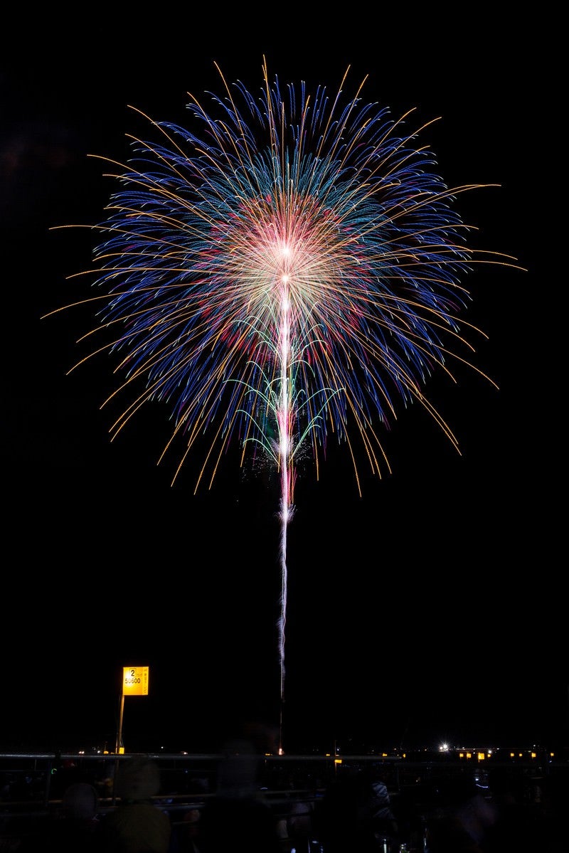 職人技な花火の写真
