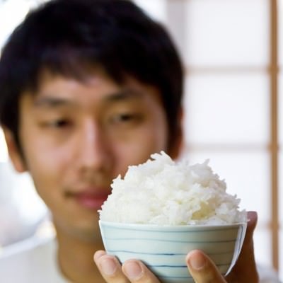 ご飯てんこ盛りにおかわりの写真