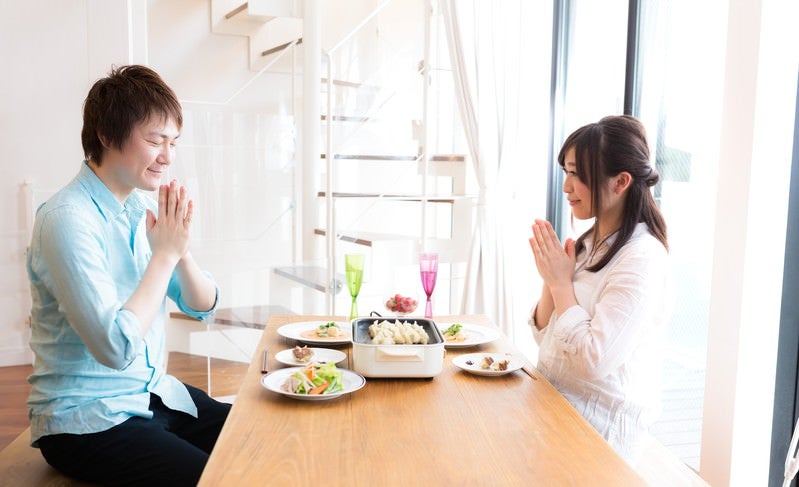 夫婦で一緒につくったごはん、いただきまーすの写真