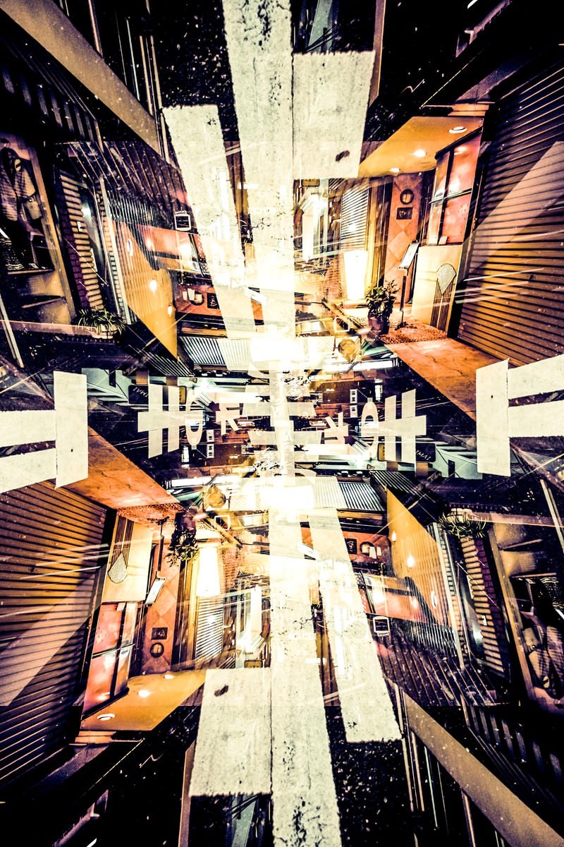 四方からの止まれ（フォトモンタージュ）の写真