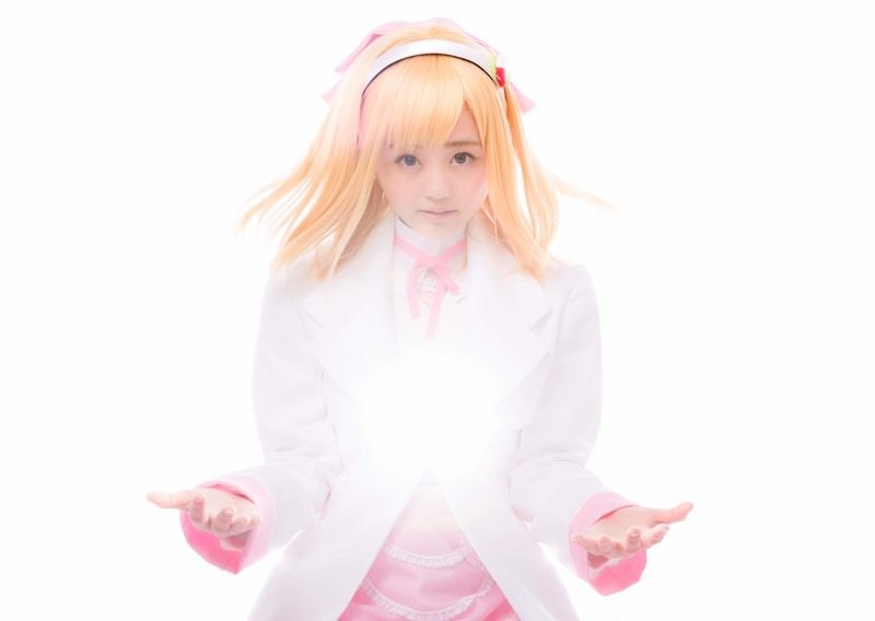 ファーマシストエナジーを高ぶらせる薬剤師少女の写真