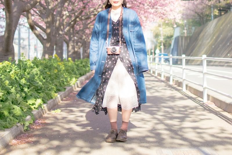 スナップ写真が好きそうな女子カメの写真