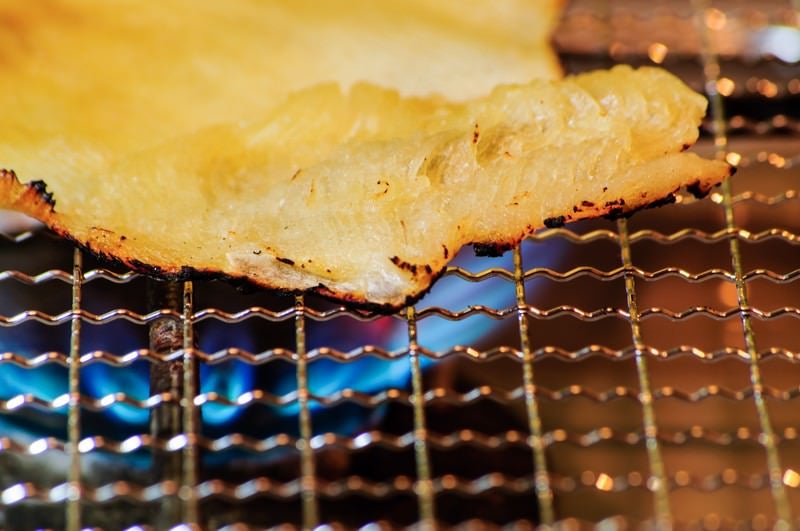 エイヒレの網焼きの写真
