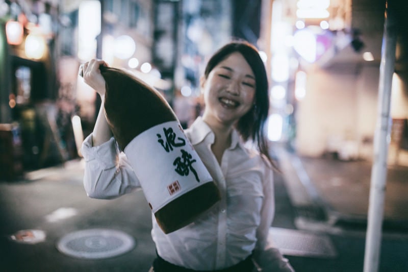お酒好きにはたまらない！泥酔クッションの写真
