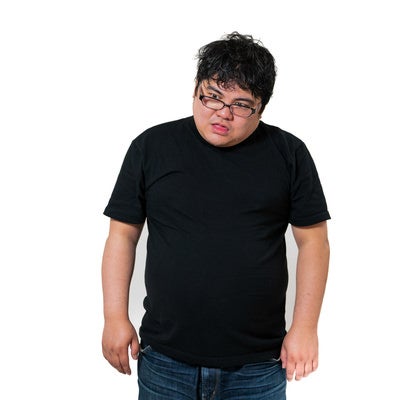 熱中症で頭がボーっとする男性の写真