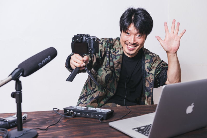 一眼カメラを使って自撮り撮影の写真