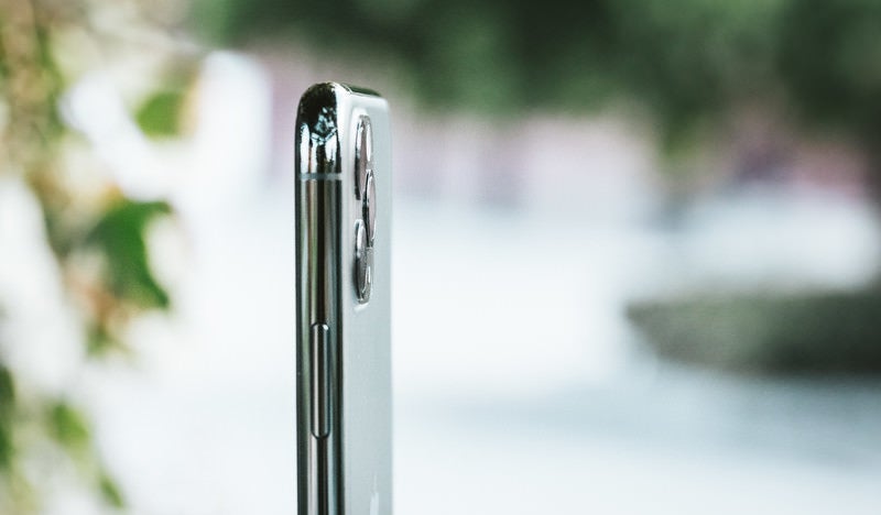 iPhone 11 Pro の側面の写真