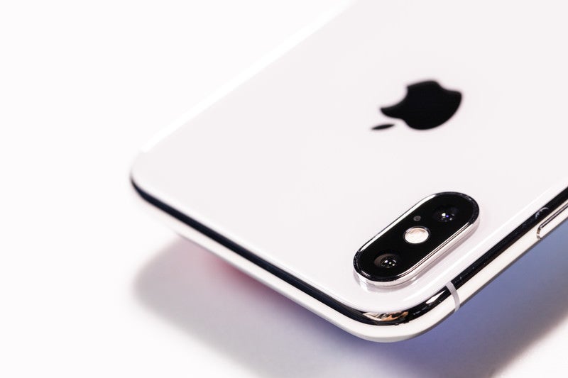 iPhone X のデュアルレンズカメラ（外カメラ）の写真