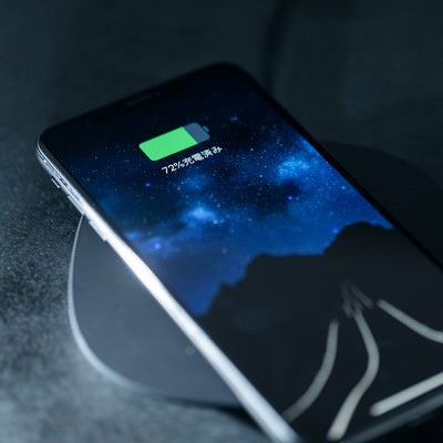 無線充電中（72％）の写真