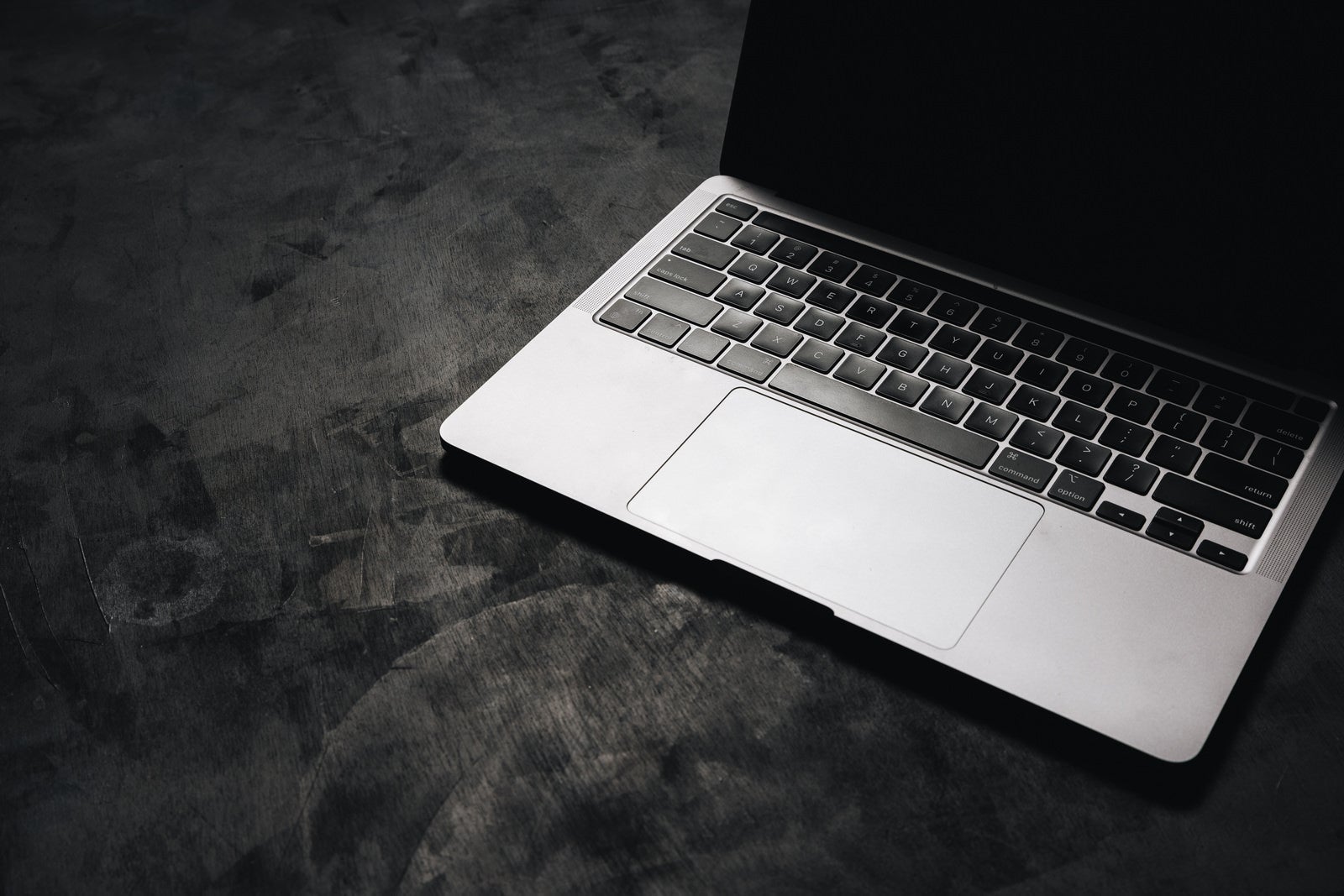 「Macbookの光と影」の写真