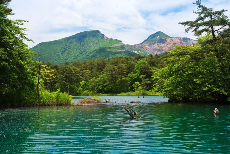 五色沼と裏磐梯の風景の写真
