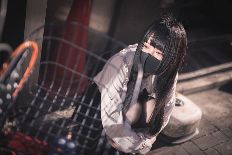 路上で病んでたら朝を迎えてしまった地雷女子の写真